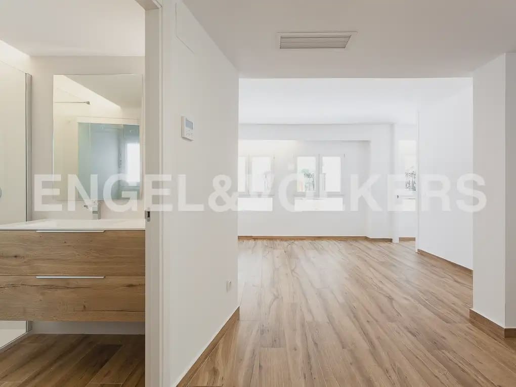 2 bedroom Flat for rent in Valencia city - € 1,800 (Ref: 10021436)