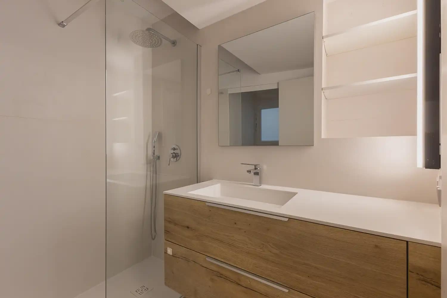 2 bedroom Flat for rent in Valencia city - € 1,800 (Ref: 10021436)
