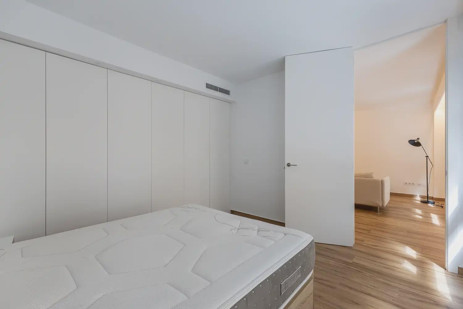 2 bedroom Flat for rent in Valencia city - € 1,800 (Ref: 10021436)