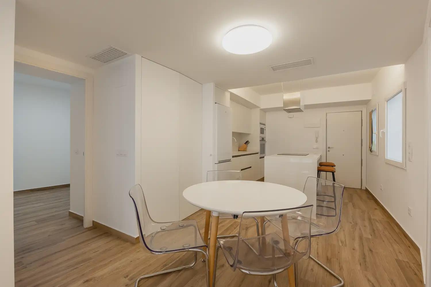 2 bedroom Flat for rent in Valencia city - € 1,800 (Ref: 10021436)