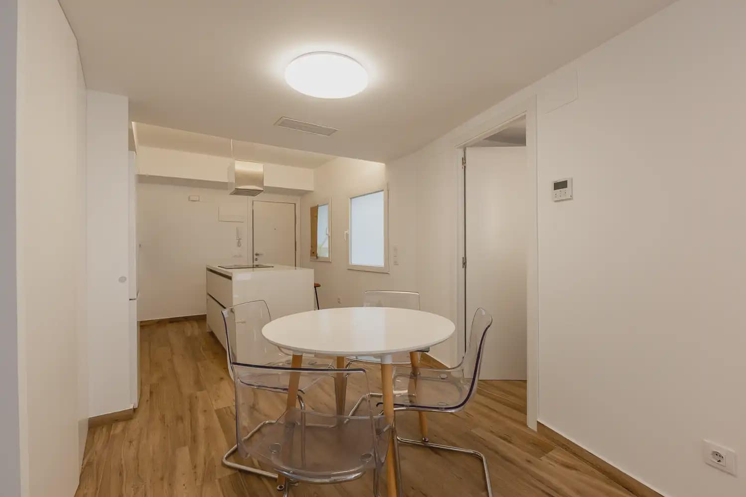 2 bedroom Flat for rent in Valencia city - € 1,800 (Ref: 10021436)