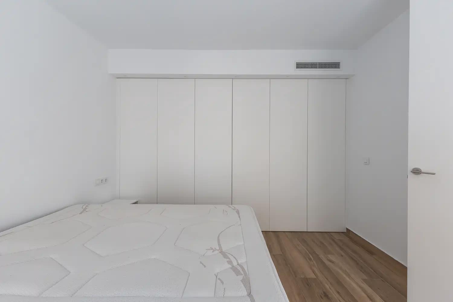 2 bedroom Flat for rent in Valencia city - € 1,800 (Ref: 10021436)
