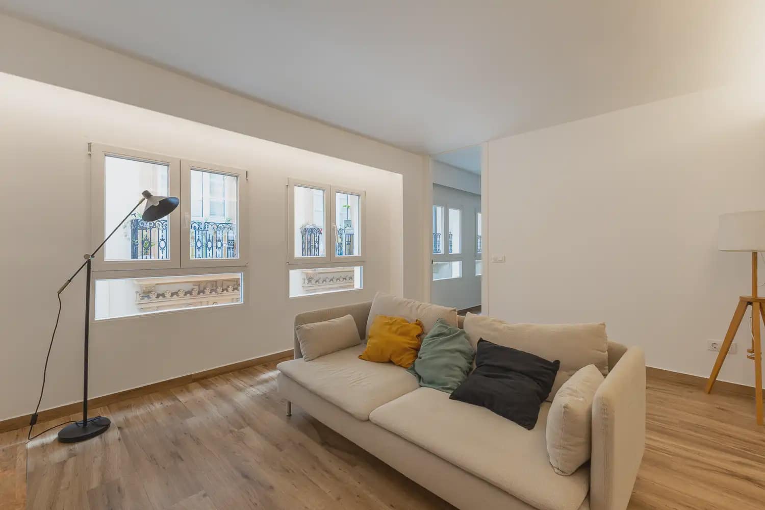 2 bedroom Flat for rent in Valencia city - € 1,800 (Ref: 10021436)