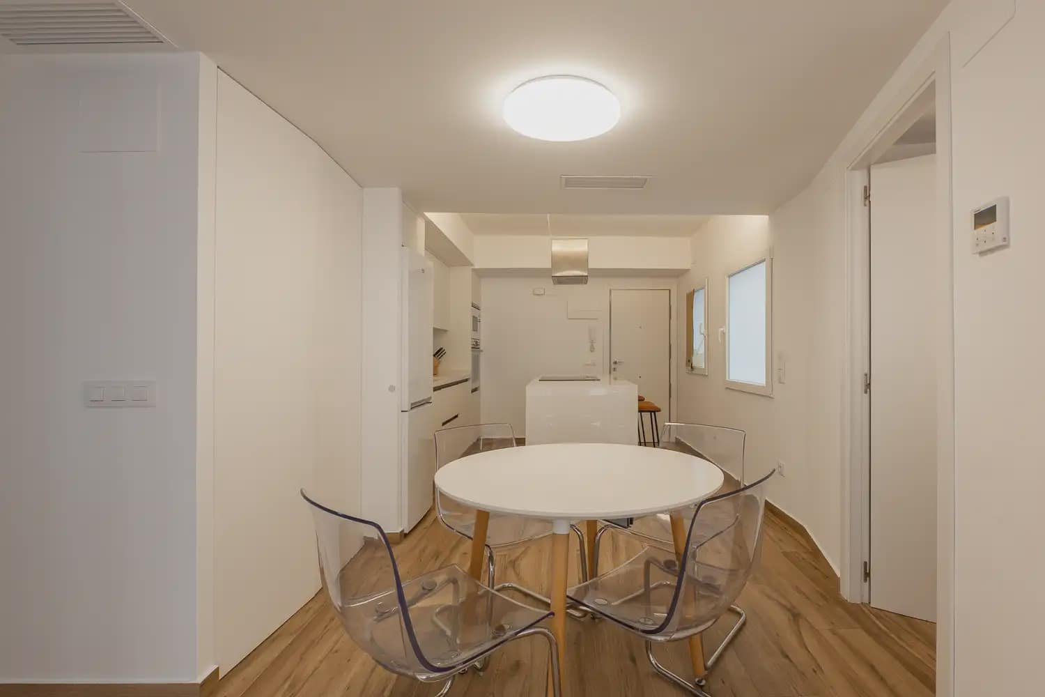 2 bedroom Flat for rent in Valencia city - € 1,800 (Ref: 10021436)