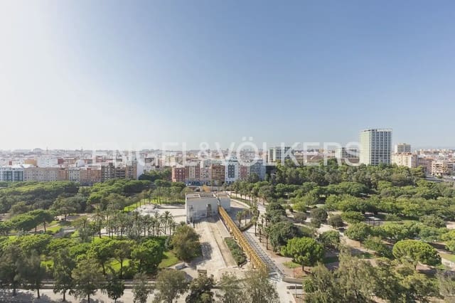 3 bedroom Flat for rent in Sant Pau, Valencia city with pool garage - € 2,100 (Ref: 10021437)