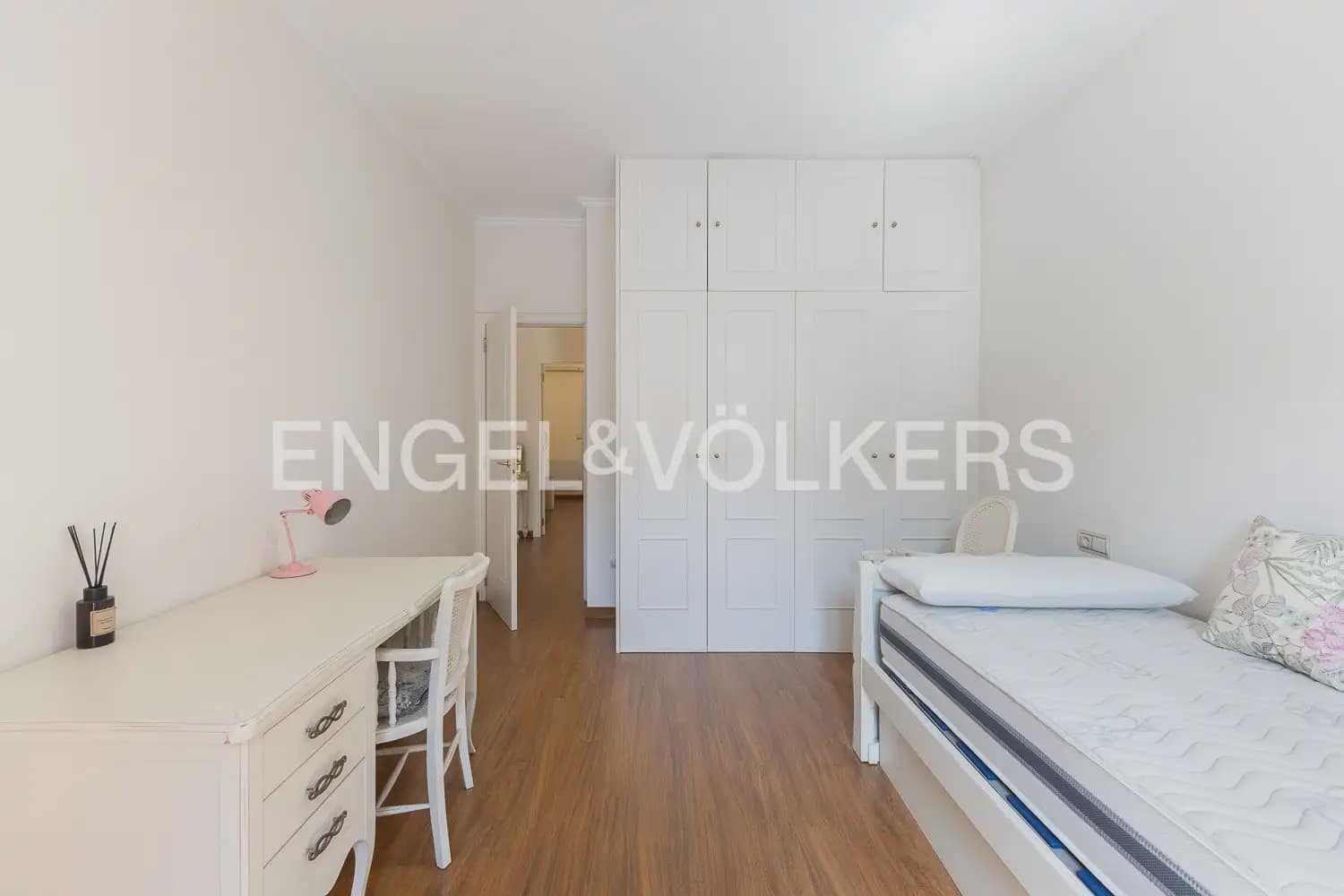 3 bedroom Townhouse for sale in Valencia city - € 799,000 (Ref: 10021438)