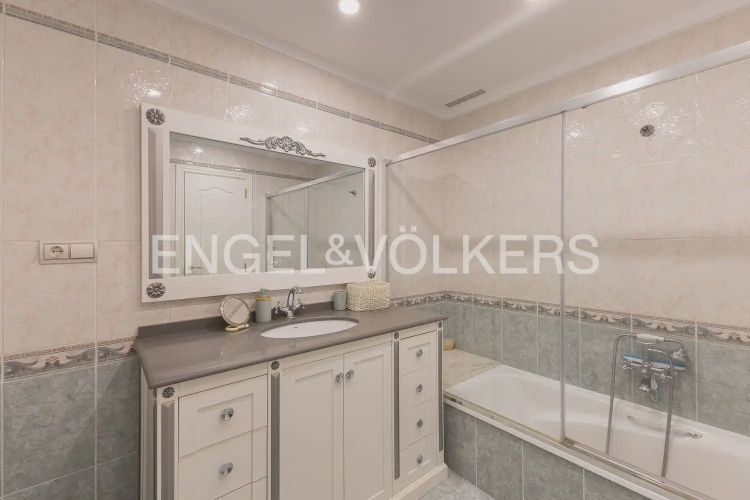 3 bedroom Townhouse for sale in Valencia city - € 799,000 (Ref: 10021438)