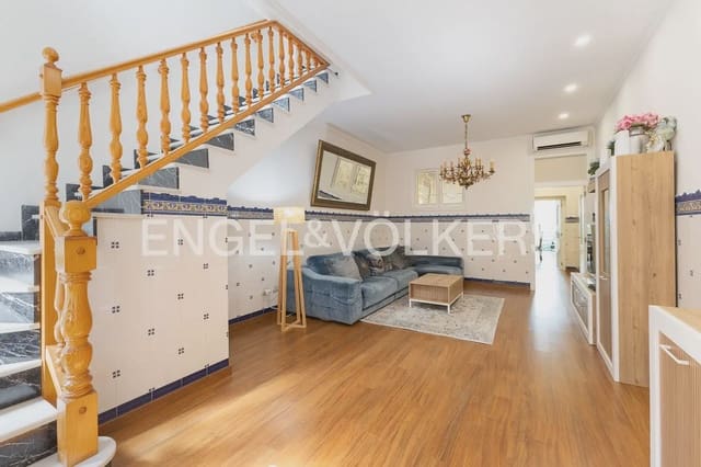 3 bedroom Townhouse for sale in Cabanyal-Canyamelar, Valencia city - € 799,000 (Ref: 10021438)