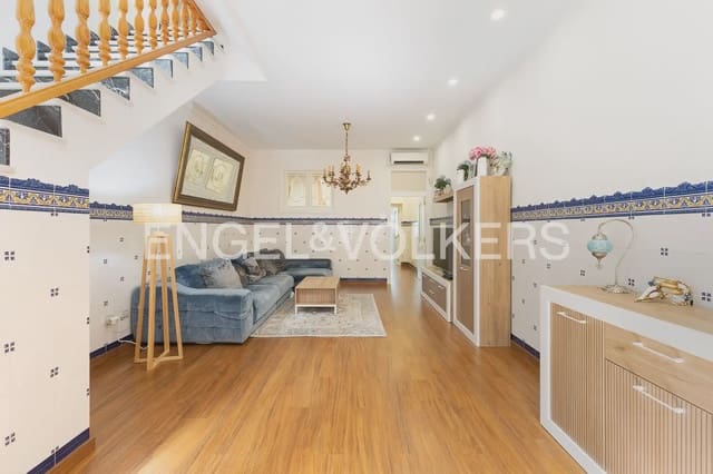 3 bedroom Townhouse for sale in Cabanyal-Canyamelar, Valencia city - € 799,000 (Ref: 10021438)