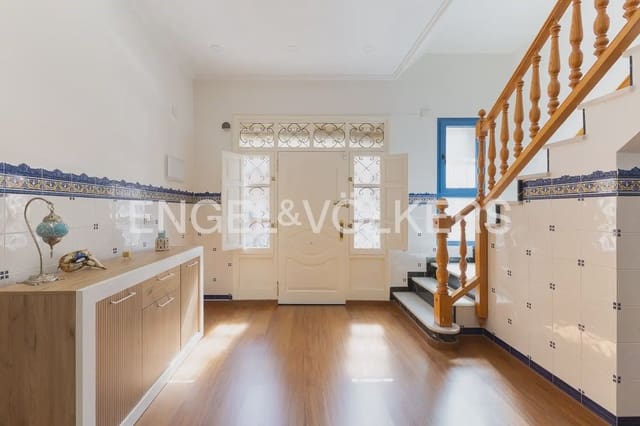 3 bedroom Townhouse for sale in Cabanyal-Canyamelar, Valencia city - € 799,000 (Ref: 10021438)