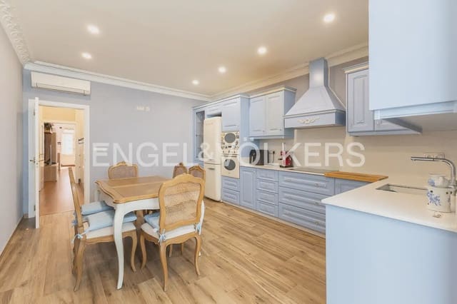 3 bedroom Townhouse for sale in Cabanyal-Canyamelar, Valencia city - € 799,000 (Ref: 10021438)