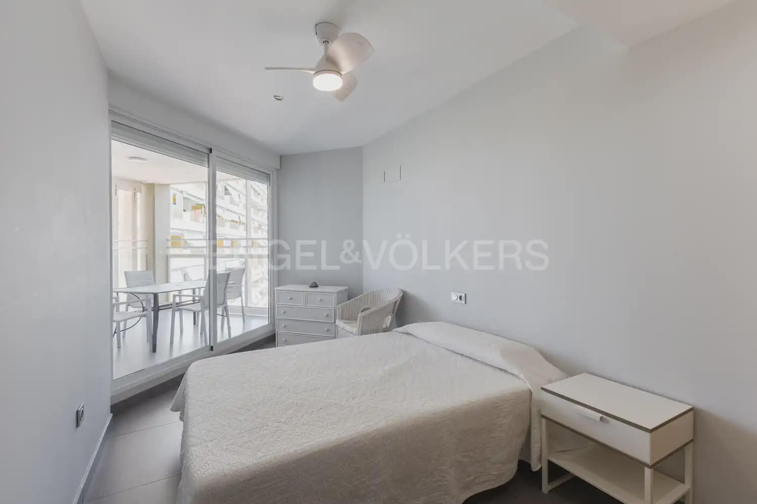 2 Zimmer Wohnung zu vermieten in Puig mit Pool Garage - 1.000 € (Ref: 10021606)