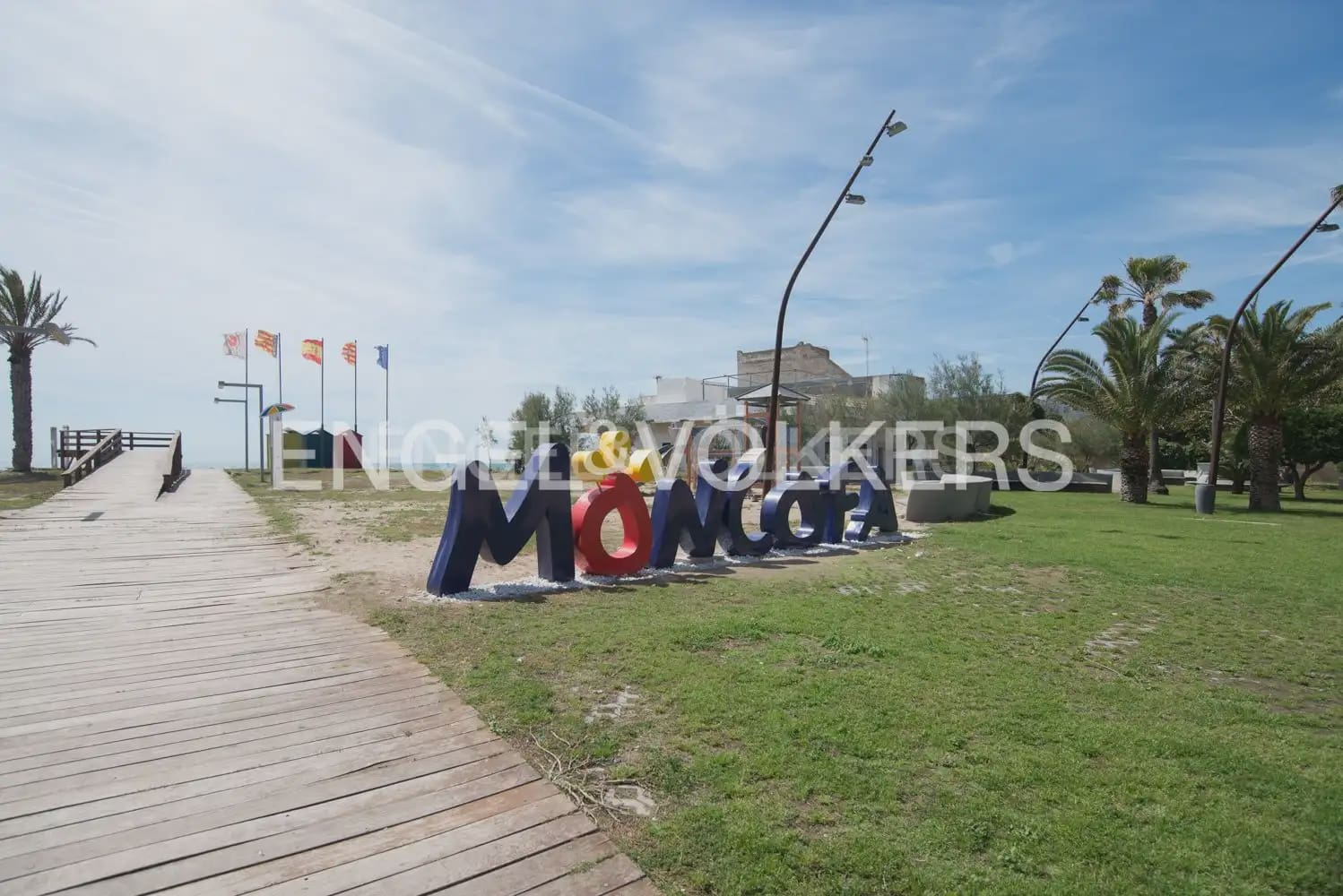 4 quarto Moradia em Banda para venda em Moncofa com garagem - 300 000 € (Ref: 10021608)