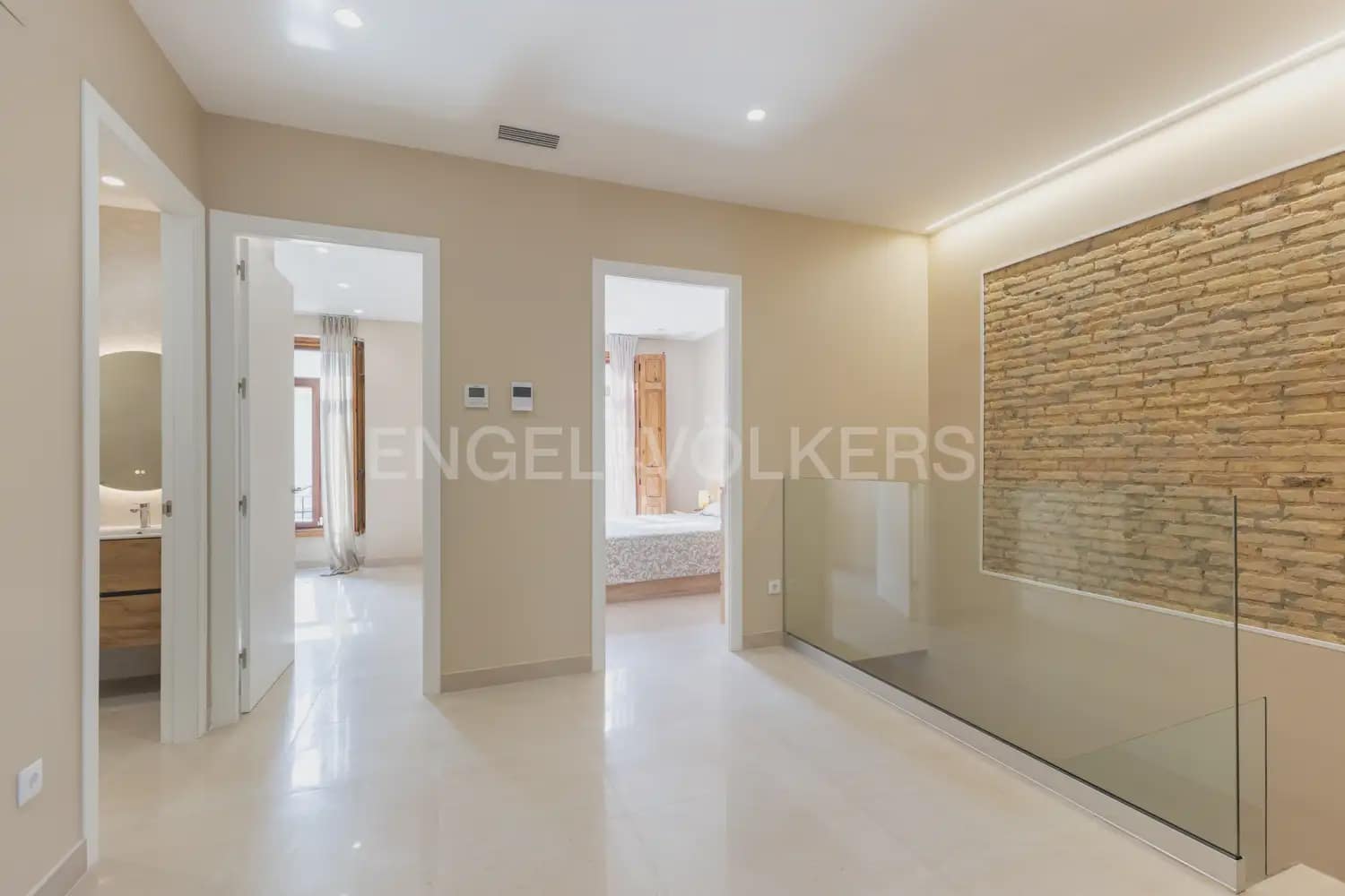 Maison de Ville de 4 chambres à louer à Valence ville - 3 500 € (Ref: 10021609)