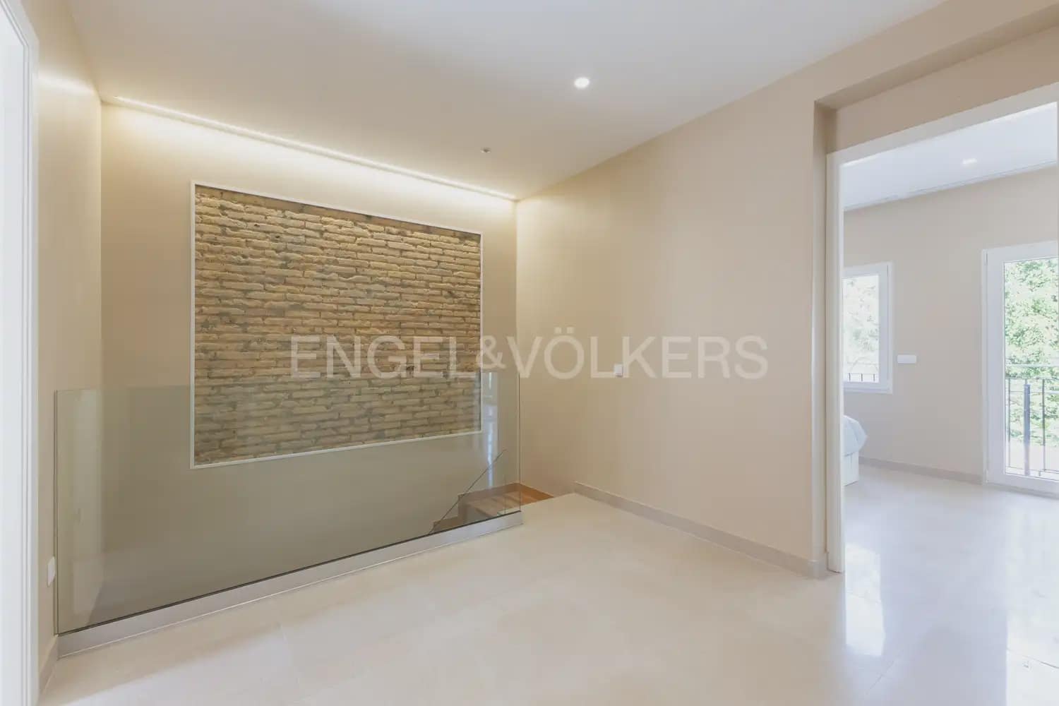 Maison de Ville de 4 chambres à louer à Valence ville - 3 500 € (Ref: 10021609)