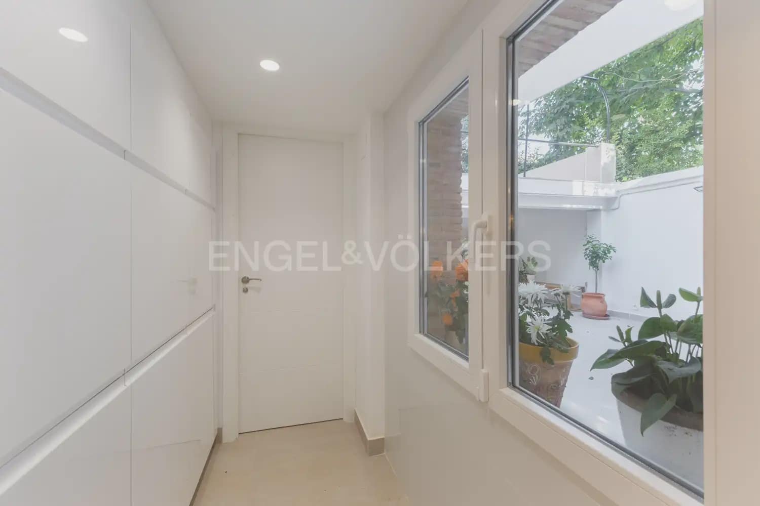 Maison de Ville de 4 chambres à louer à Valence ville - 3 500 € (Ref: 10021609)