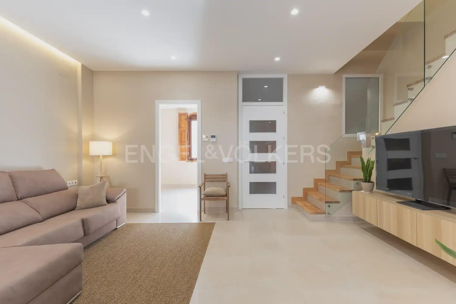 Maison de Ville de 4 chambres à louer à Valence ville - 3 500 € (Ref: 10021609)