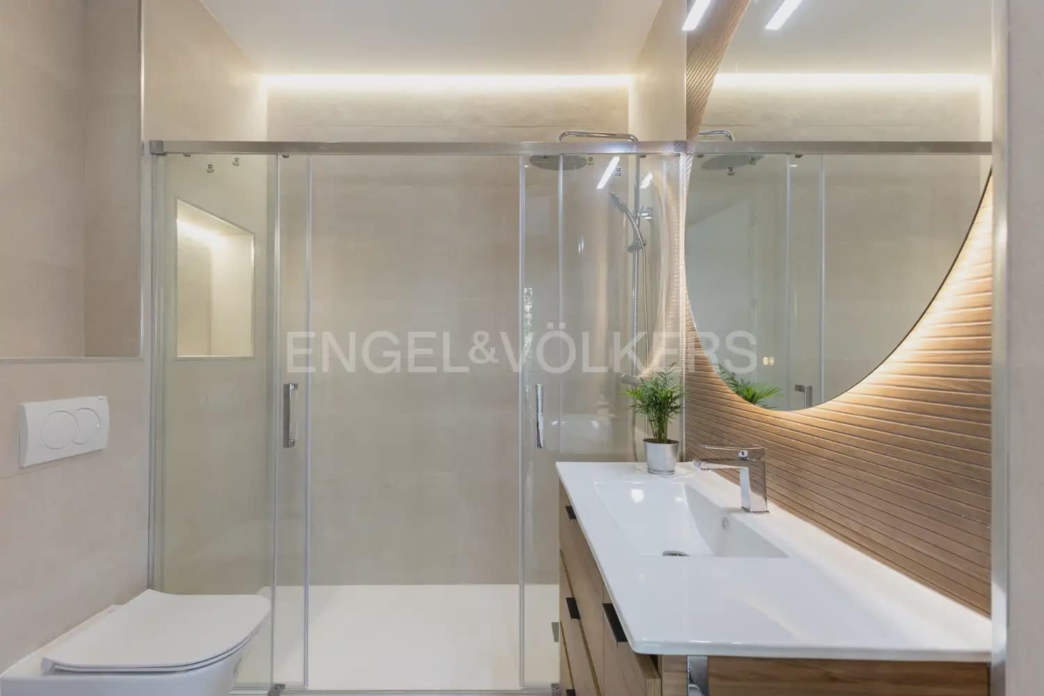 Maison de Ville de 4 chambres à louer à Valence ville - 3 500 € (Ref: 10021609)