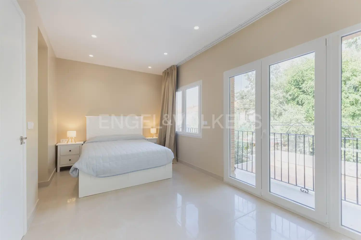 Maison de Ville de 4 chambres à louer à Valence ville - 3 500 € (Ref: 10021609)