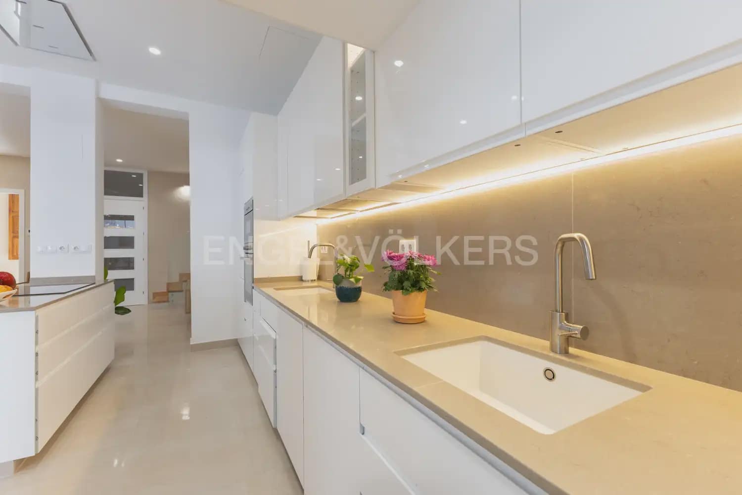 Maison de Ville de 4 chambres à louer à Valence ville - 3 500 € (Ref: 10021609)