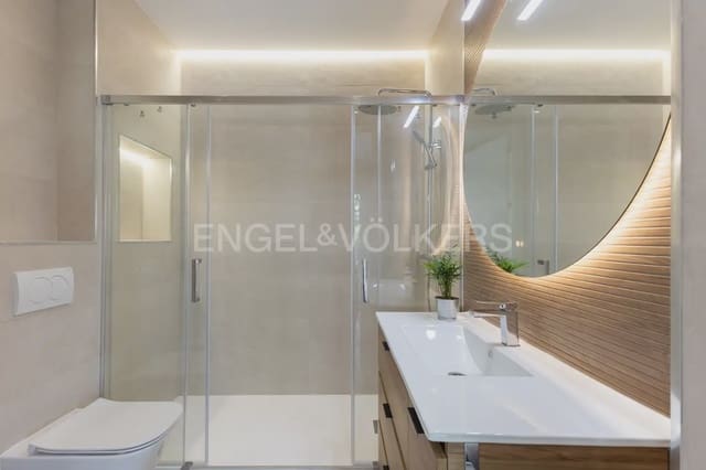 Maison de Ville de 4 chambres à louer à Els Orriols, Valence ville - 3 500 € (Ref: 10021609)