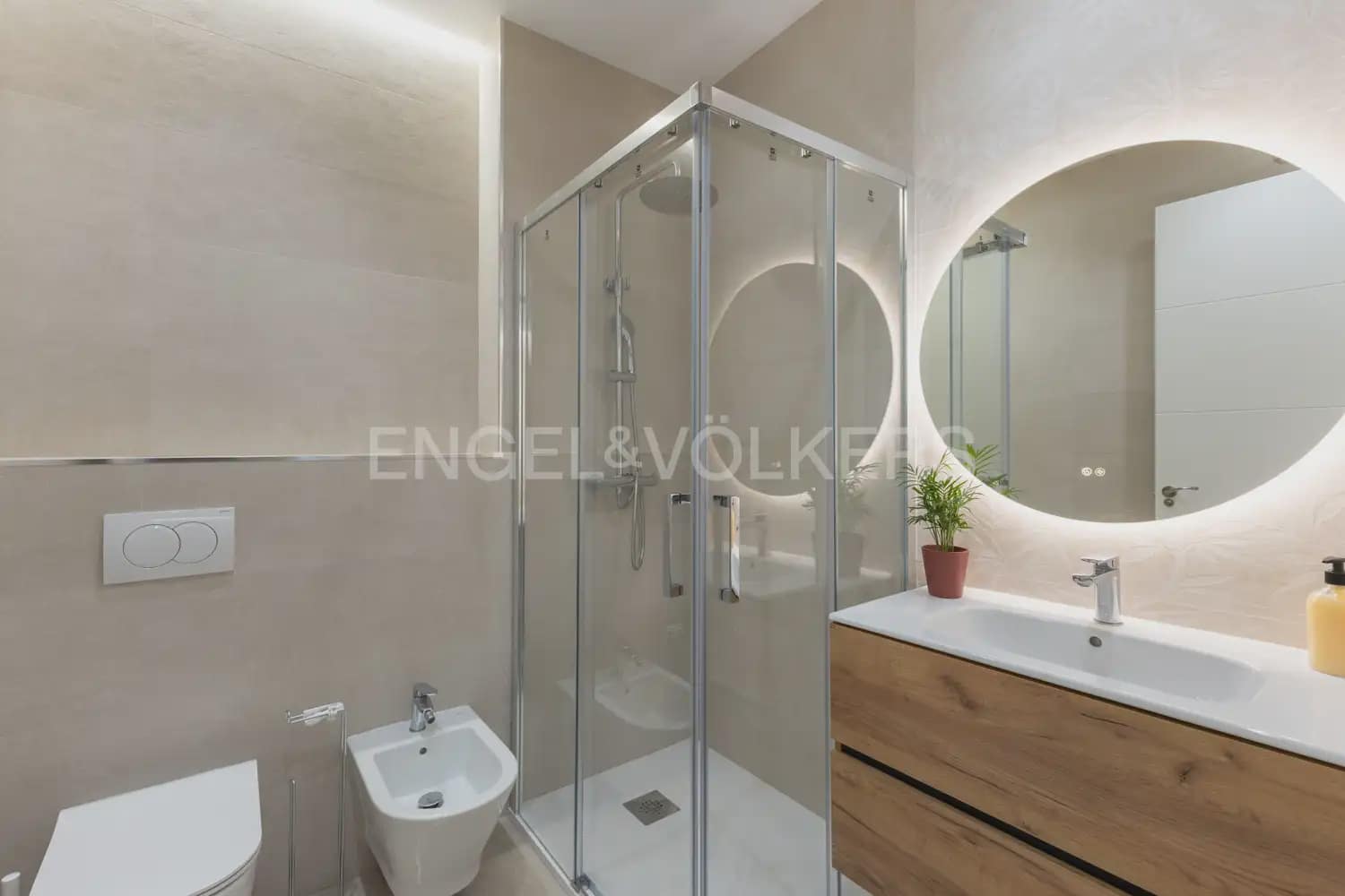 Maison de Ville de 4 chambres à louer à Valence ville - 3 500 € (Ref: 10021609)