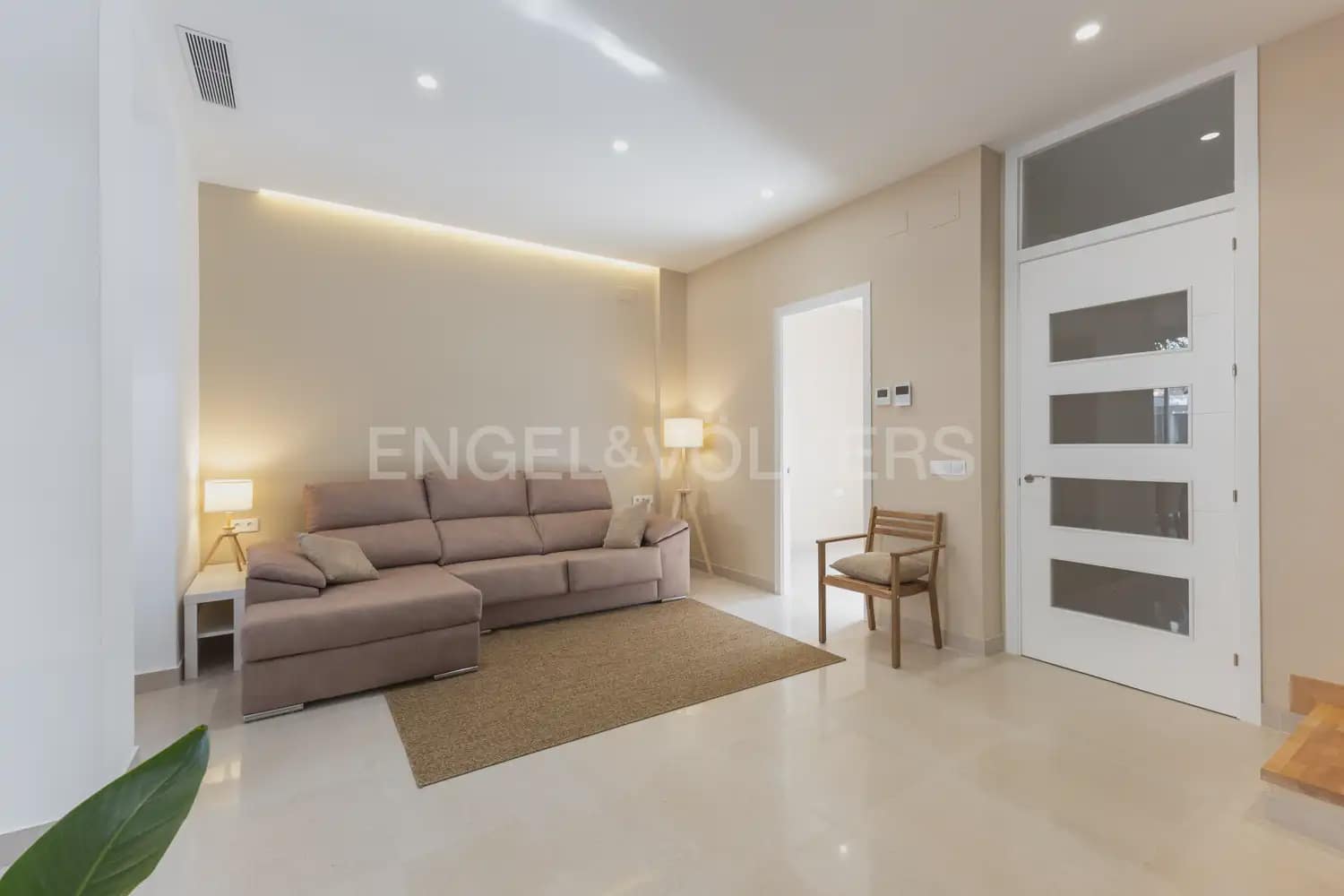 Maison de Ville de 4 chambres à louer à Valence ville - 3 500 € (Ref: 10021609)