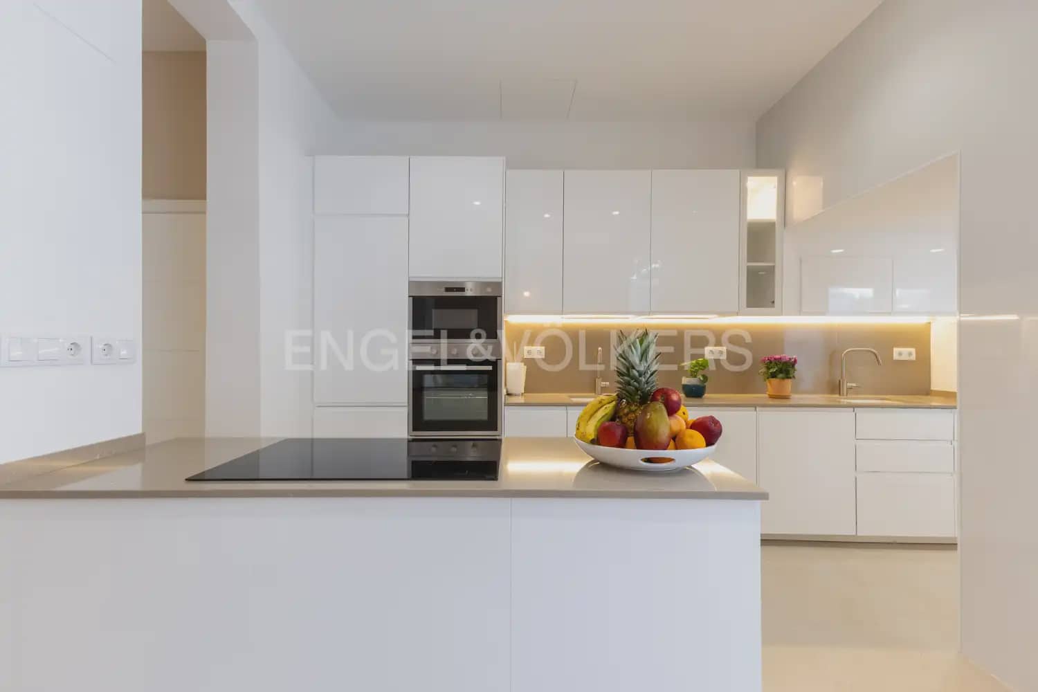 Maison de Ville de 4 chambres à louer à Valence ville - 3 500 € (Ref: 10021609)