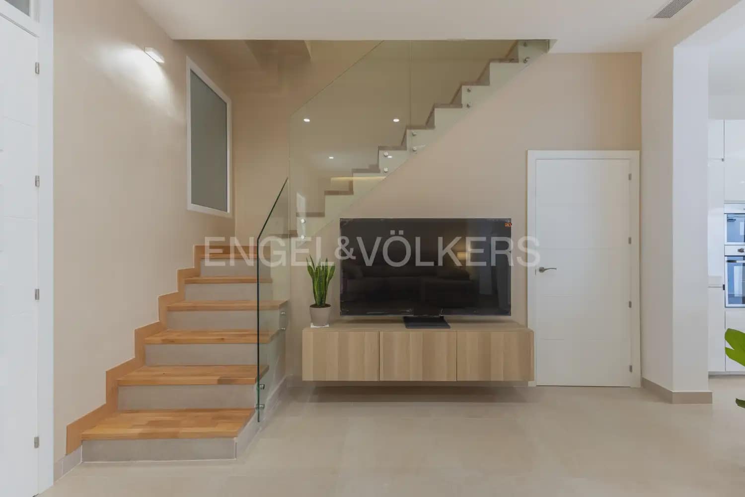 Maison de Ville de 4 chambres à louer à Valence ville - 3 500 € (Ref: 10021609)