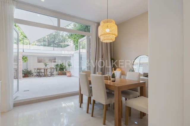 Maison de Ville de 4 chambres à louer à Els Orriols, Valence ville - 3 500 € (Ref: 10021609)