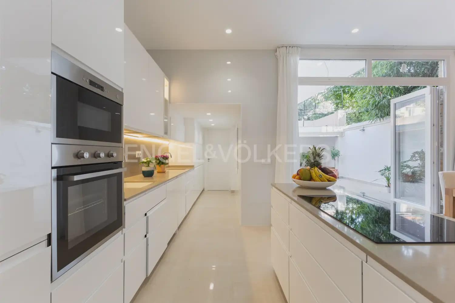 Maison de Ville de 4 chambres à louer à Valence ville - 3 500 € (Ref: 10021609)