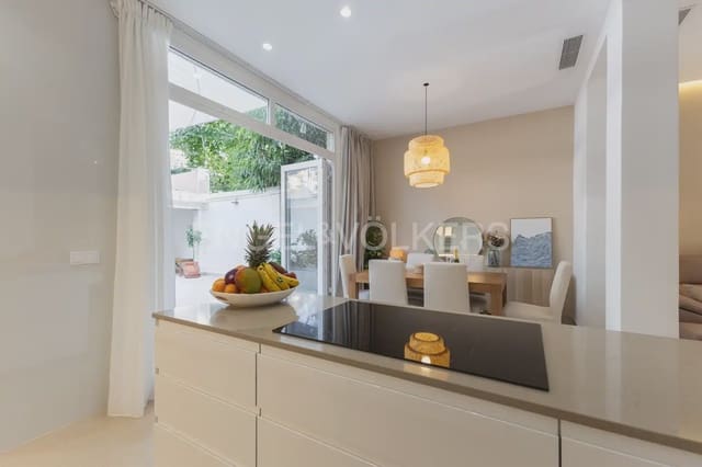 Maison de Ville de 4 chambres à louer à Els Orriols, Valence ville - 3 500 € (Ref: 10021609)