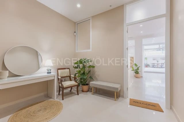 Maison de Ville de 4 chambres à louer à Els Orriols, Valence ville - 3 500 € (Ref: 10021609)