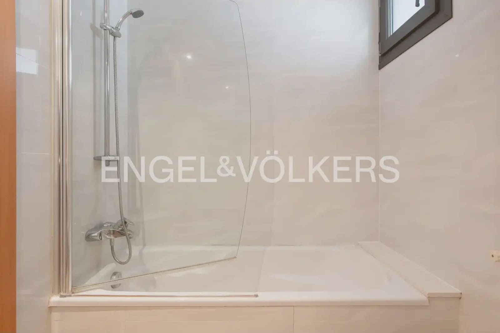 Appartement de 3 chambres à louer à Oropesa  avec piscine garage - 1 750 € (Ref: 10023263)