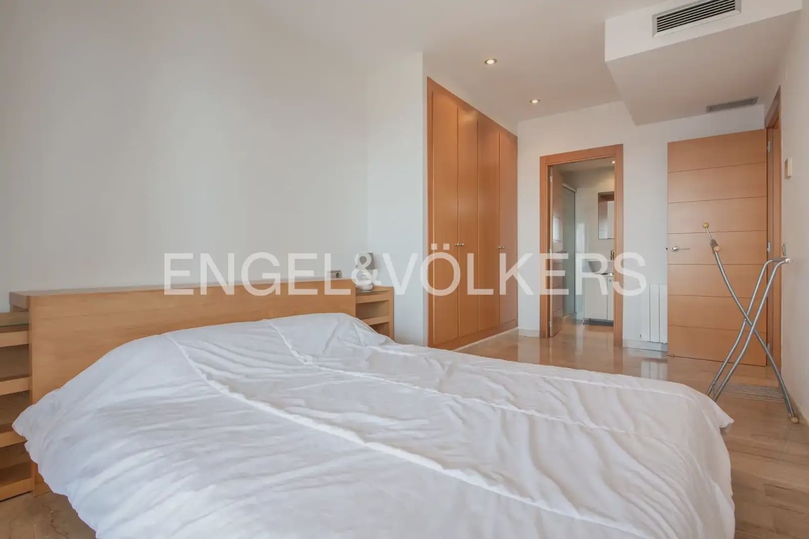 Appartement de 3 chambres à louer à Oropesa  avec piscine garage - 1 750 € (Ref: 10023263)