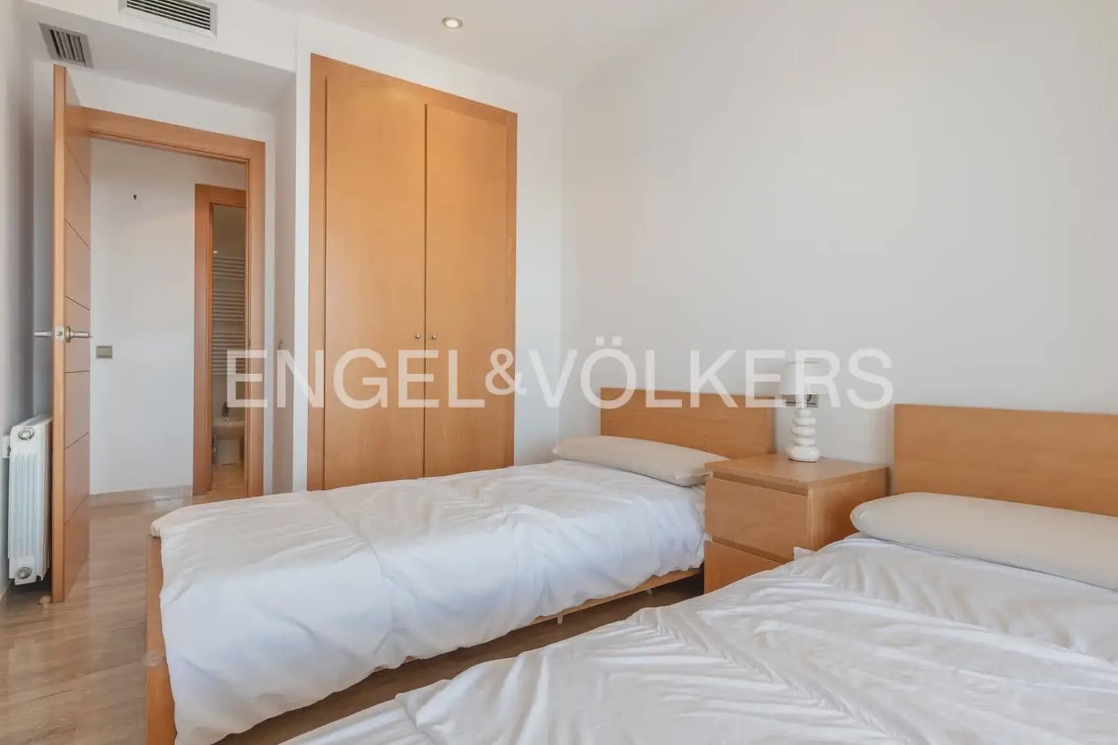 Appartement de 3 chambres à louer à Oropesa  avec piscine garage - 1 750 € (Ref: 10023263)