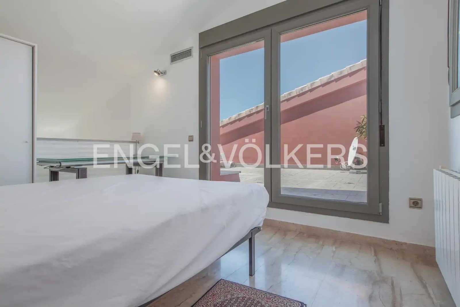 Appartement de 3 chambres à louer à Oropesa  avec piscine garage - 1 750 € (Ref: 10023263)