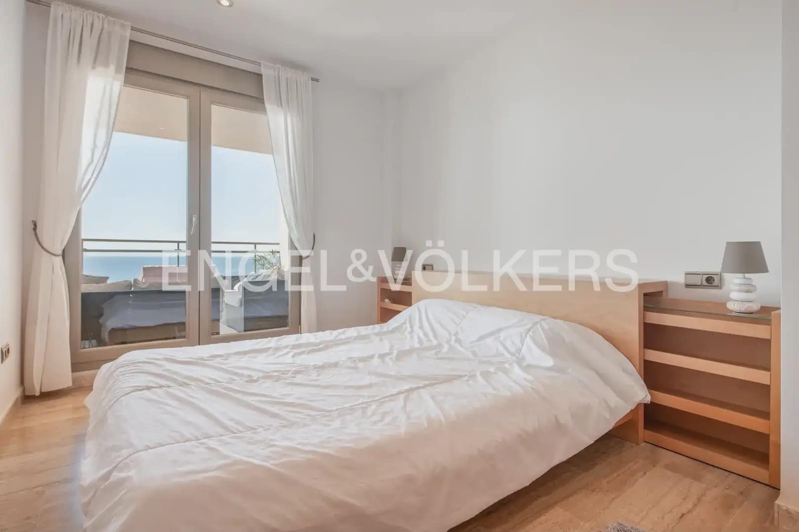 Appartement de 3 chambres à louer à Oropesa  avec piscine garage - 1 750 € (Ref: 10023263)