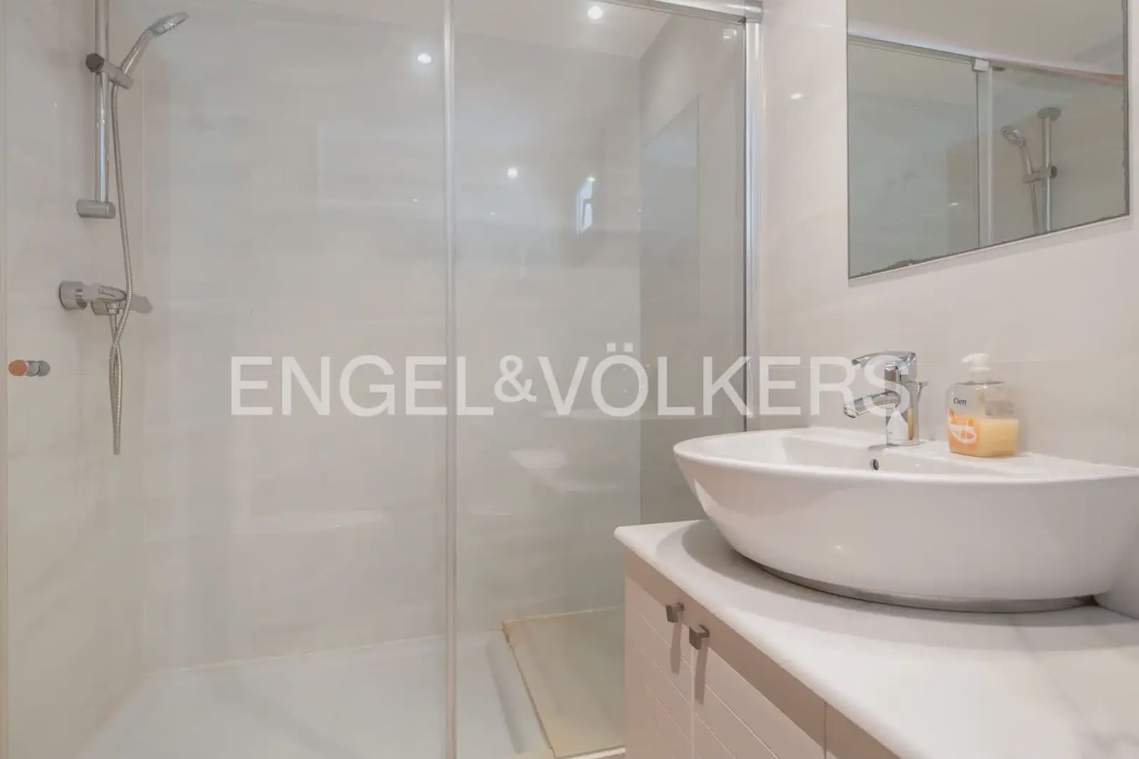 Appartement de 3 chambres à louer à Oropesa  avec piscine garage - 1 750 € (Ref: 10023263)