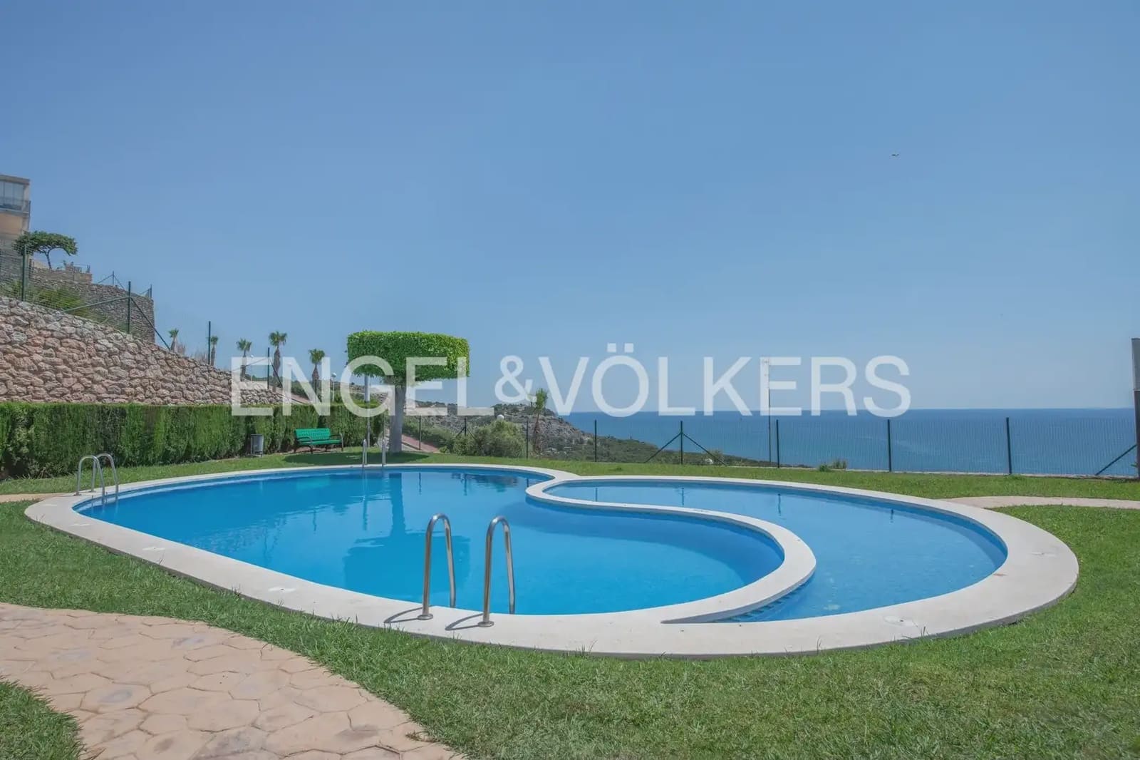 Appartement de 3 chambres à louer à Oropesa  avec piscine garage - 1 750 € (Ref: 10023263)
