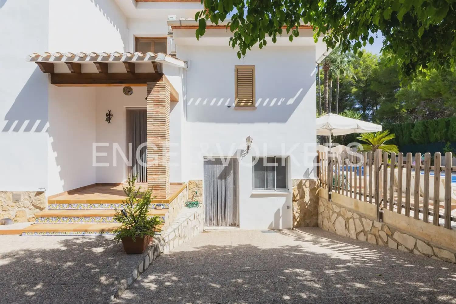 5 Zimmer Villa zu verkaufen in Denia mit Pool Garage - 1.200.000 € (Ref: 10023264)