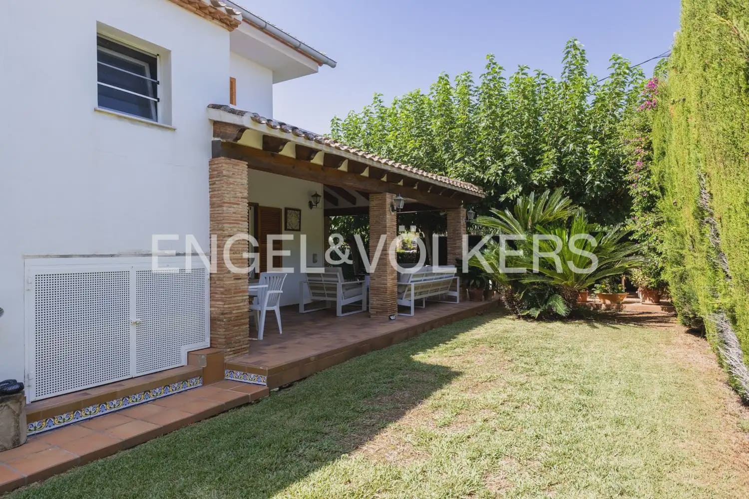 5 Zimmer Villa zu verkaufen in Denia mit Pool Garage - 1.200.000 € (Ref: 10023264)