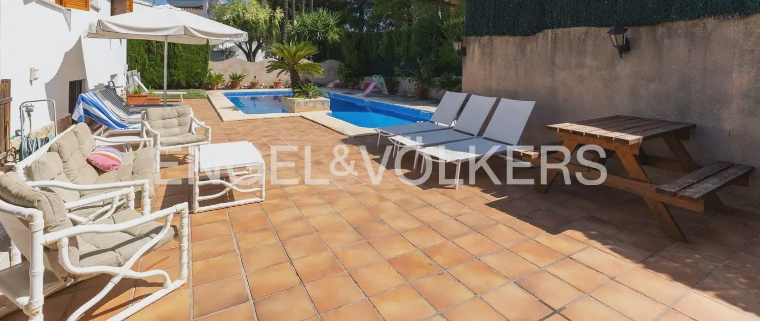 5 bedroom Villa for sale in Denia with pool garage - € 1,200,000 (Ref: 10023264)