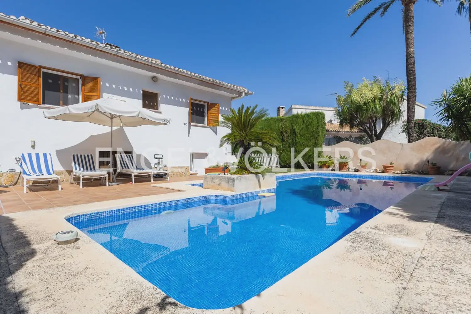 5 bedroom Villa for sale in Denia with pool garage - € 1,200,000 (Ref: 10023264)