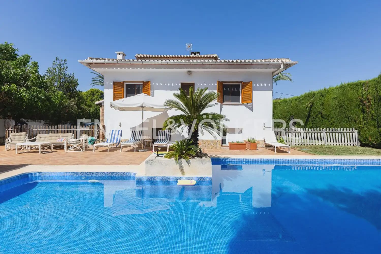 5 bedroom Villa for sale in Denia with pool garage - € 1,200,000 (Ref: 10023264)