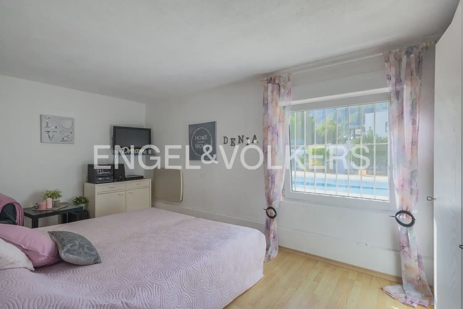 4 slaapkamer Villa te koop in Denia met zwembad - € 880.000 (Ref: 10023336)