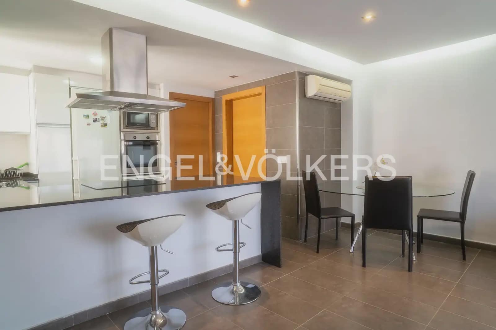 3 soveværelse Lejlighed til leje i Valencia by - € 1.200 (Ref: 10023395)