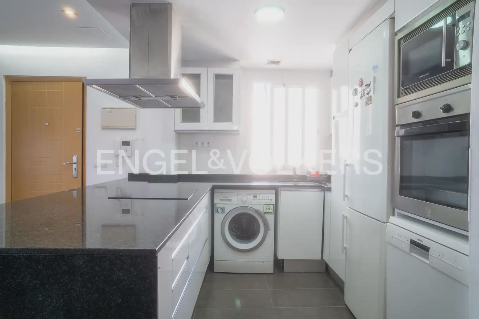3 soveværelse Lejlighed til leje i Valencia by - € 1.200 (Ref: 10023395)