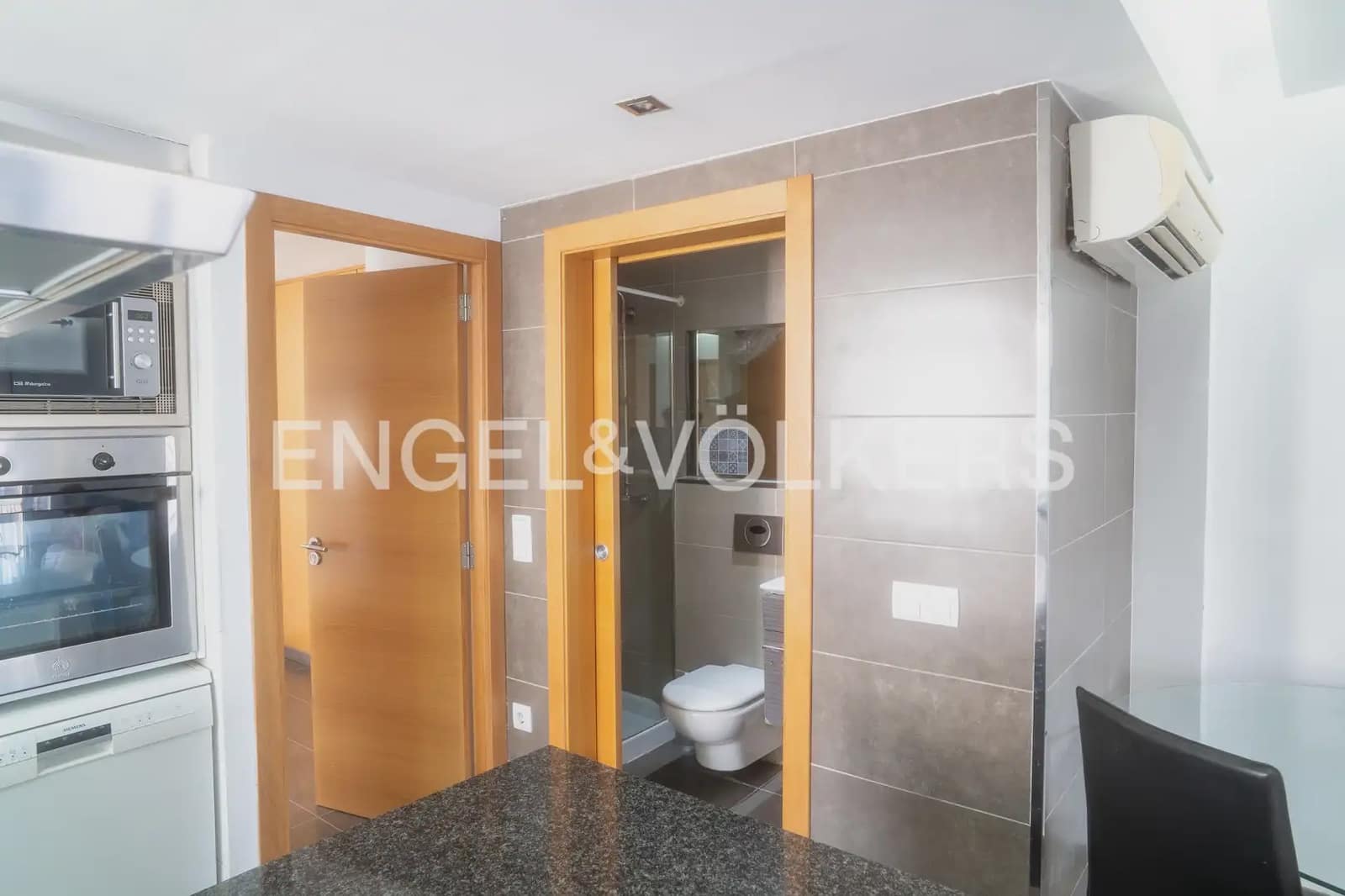 3 soveværelse Lejlighed til leje i Valencia by - € 1.200 (Ref: 10023395)