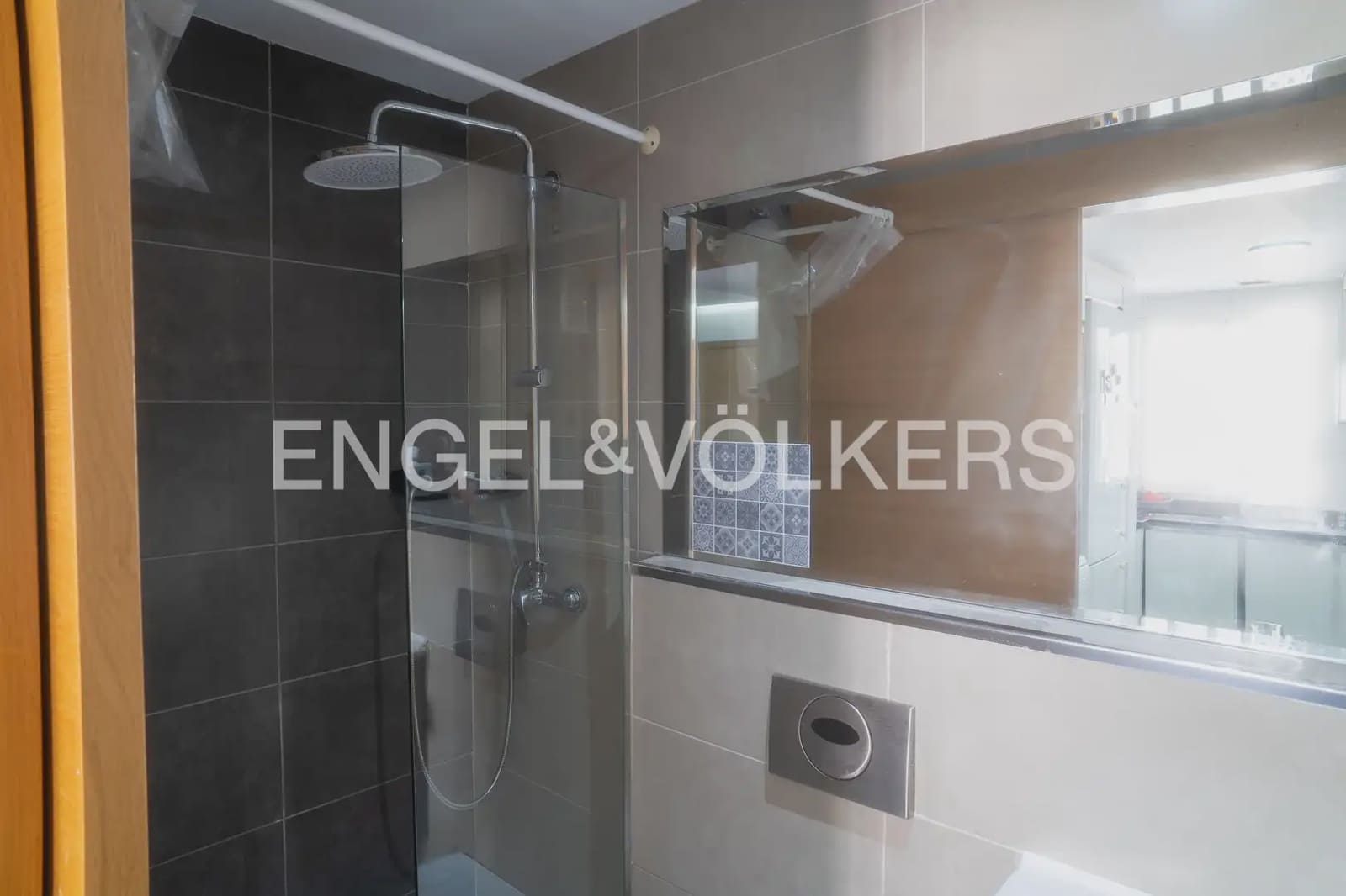 3 soveværelse Lejlighed til leje i Valencia by - € 1.200 (Ref: 10023395)